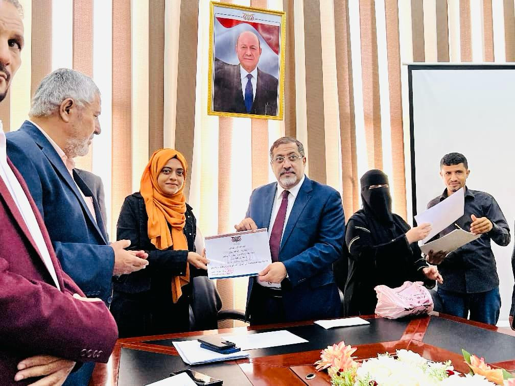 وزير العدل يكرم عدداً من الموظفات المتميزات بمناسبة يوم المرأة العالمي