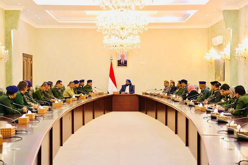 اجتماع موسع لعضو مجلس القيادة المحرّمي بقيادة وزارة الداخلية