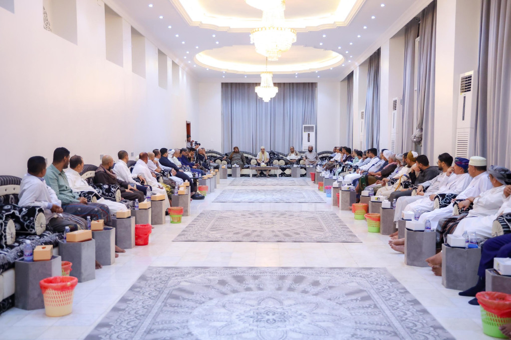رئيس الوزراء يؤكد عزم الحكومة إنهاء أي ممارسات خاطئة تمثل عقبة أمام الاستثمارات والقطاع الخاص
