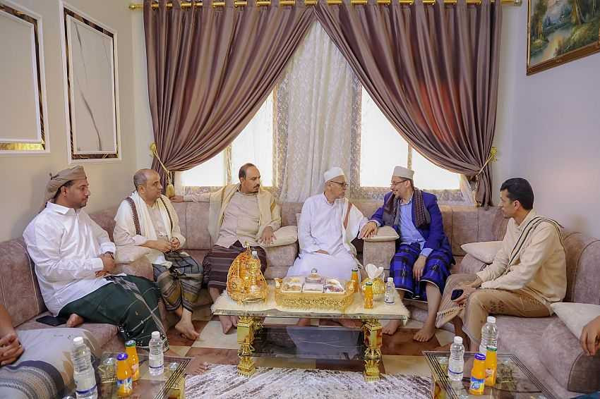 زيارة رئيس الوزراء لعدد من رموز وأعلام حضرموت