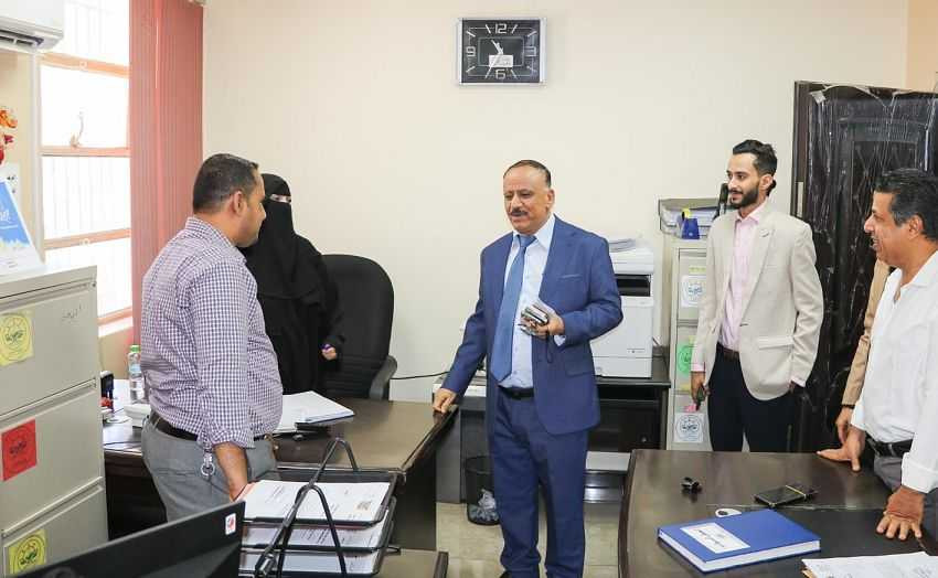 زيارة وزير النقل لديوان عام الوزارة بالعاصمة الموقتة عدن