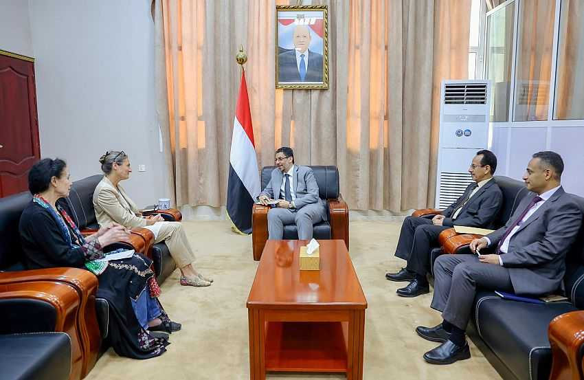 لقاء رئيس الوزراء بسفيرة هولندا لدى بلادنا