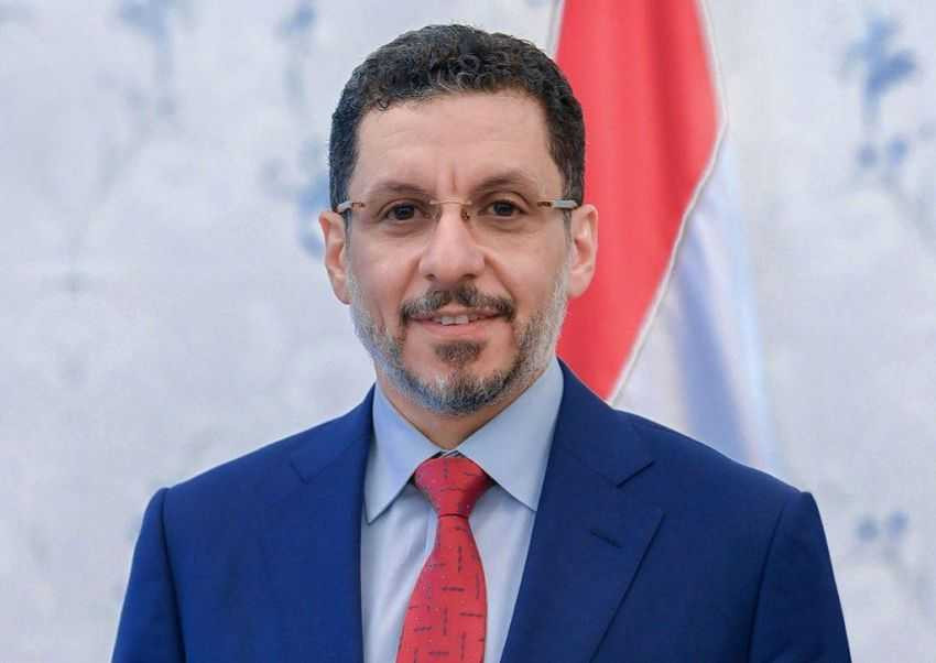 رئيس الوزراء يتلقى برقيتي تهنئة من نظيريه التونسي والجزائري باليوم الوطني للجمهورية اليمنية