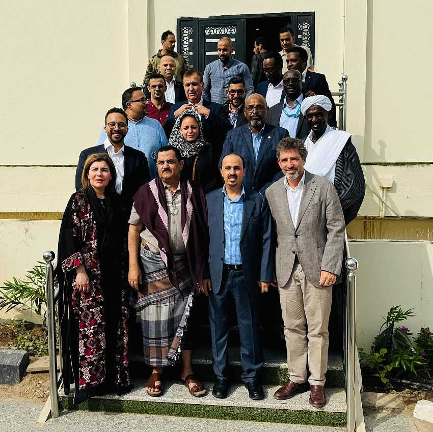 لقاء وزير الإعلام ووزير الدفاع ومحافظ حضرموت بممثلي المنظمات الدولية العاملة في العاصمة المؤقتة عدن