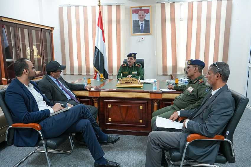 لقاء وزير الداخلية برئيس الهيئة العامة للطيران المدني والأرصاد