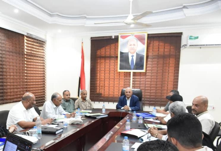 وزير المياه والبيئة يفتتح برنامجاً تدريبياً بمجال البناء والتطوير المؤسسي والحوكمة لموظفي الوزارة