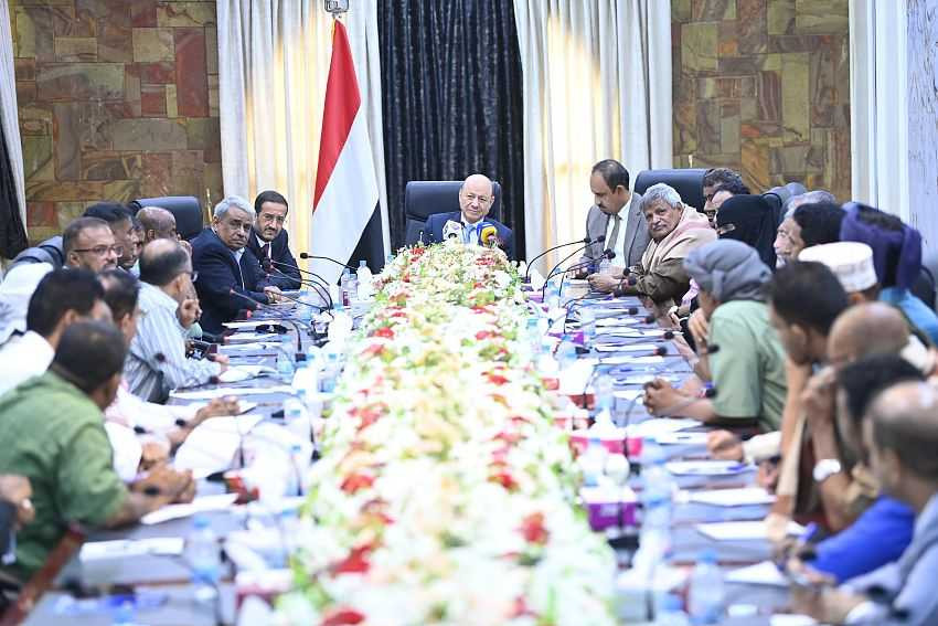 لقاء رئيس مجلس القيادة بممثلي الأحزاب والمكونات السياسية في محافظة حضرموت