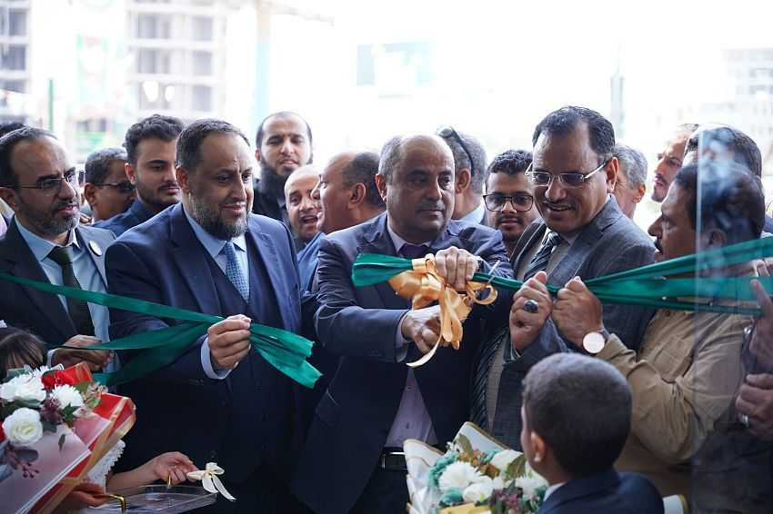 وزيرا المالية والزراعة يفتتحان بنك عدن الأول برأس مال 45 مليار ريال