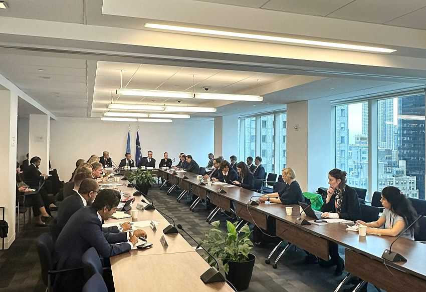 مشاركة وزير الخارجية في جلسة الطاولة المستديرة حول الأبعاد السياسية والعسكرية للحوثيين في بلادنا