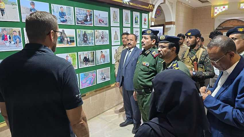 زيارة وزير الداخلية لمشروع مسام لتطهير الأراضي اليمنية من الألغام