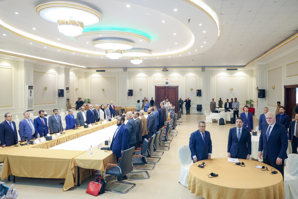 رئيس الوزراء يشهد في عدن حفل إشهار التكتل الوطني للأحزاب والمكونات السياسية
