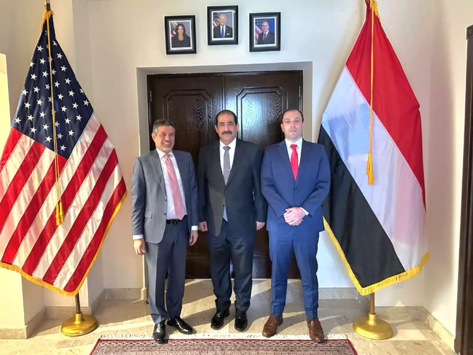 وزير الداخلية يبحث مع مسؤولين أمريكيين تعزيز التعاون في مجال مكافحة الإرهاب وأمن المعلومات