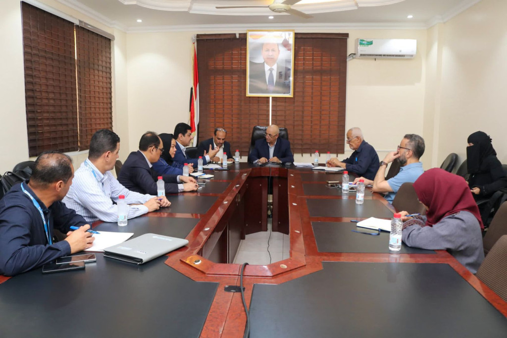 وزير المياه يبحث مع مسؤول أممي احتياجات الوزارة من المشاريع ويطلع على مشاريع البنك الدولي