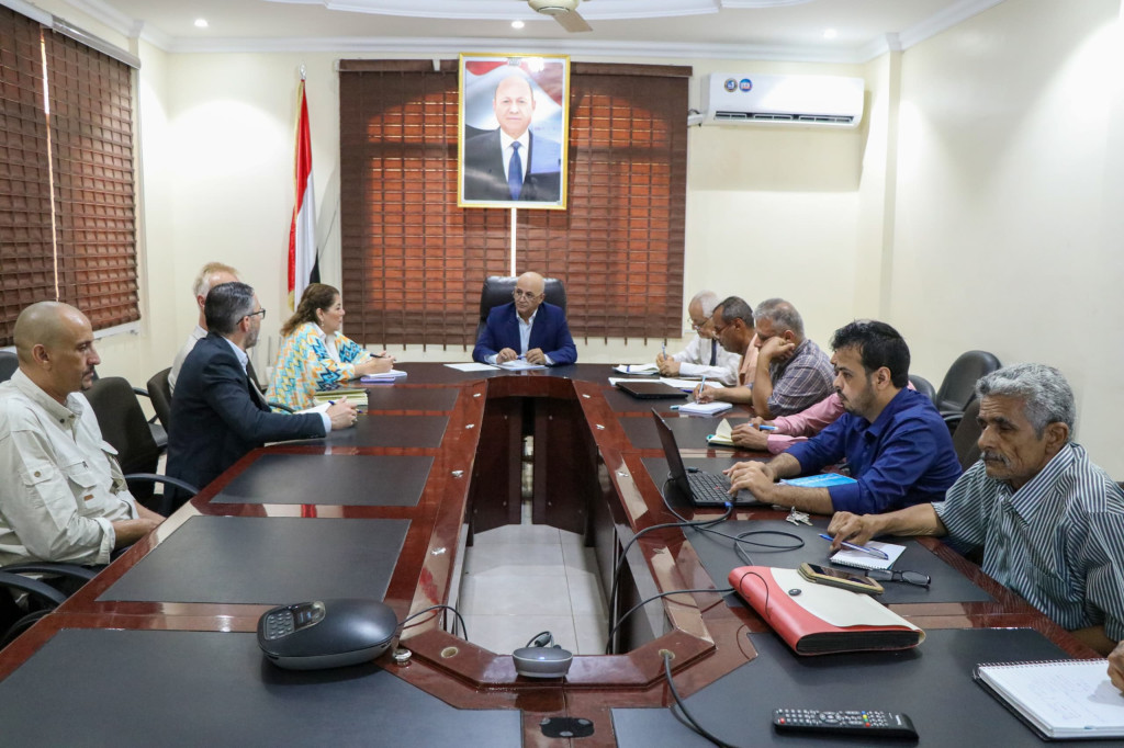 وزير المياه والبيئة يبحث مع البرنامج الإنمائي تنفيذ المشاريع البيئية والمناخية