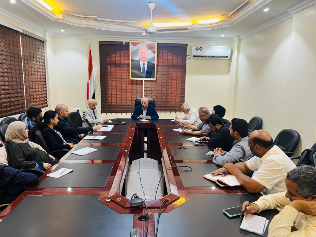 وزير المياه والبيئة يبحث مع البنك الدولي سبل تعزيز الأمن المائي ومواجهة التغير المناخي