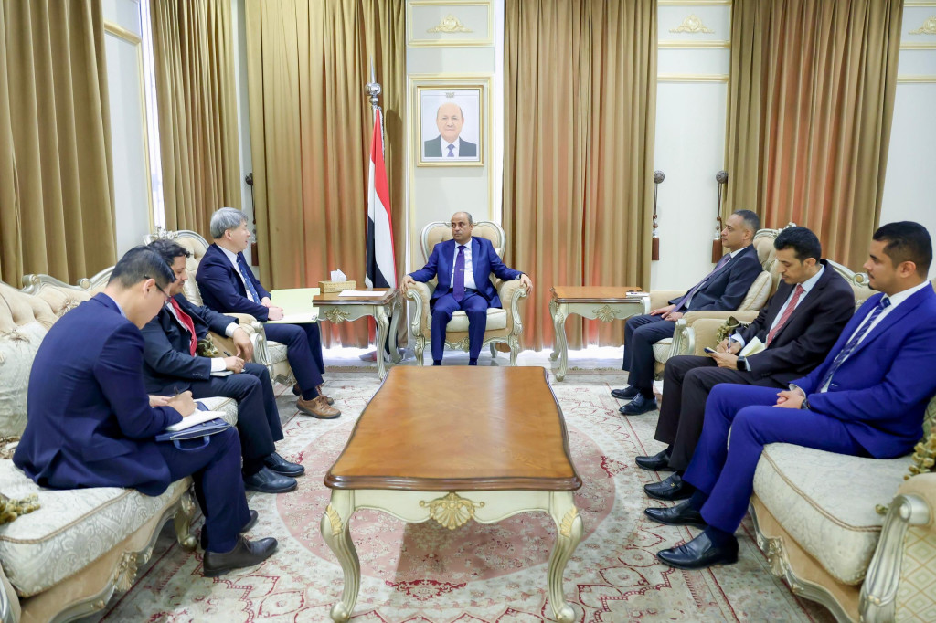 رئيس الوزراء يستقبل سفير جمهورية كوريا لدى اليمن