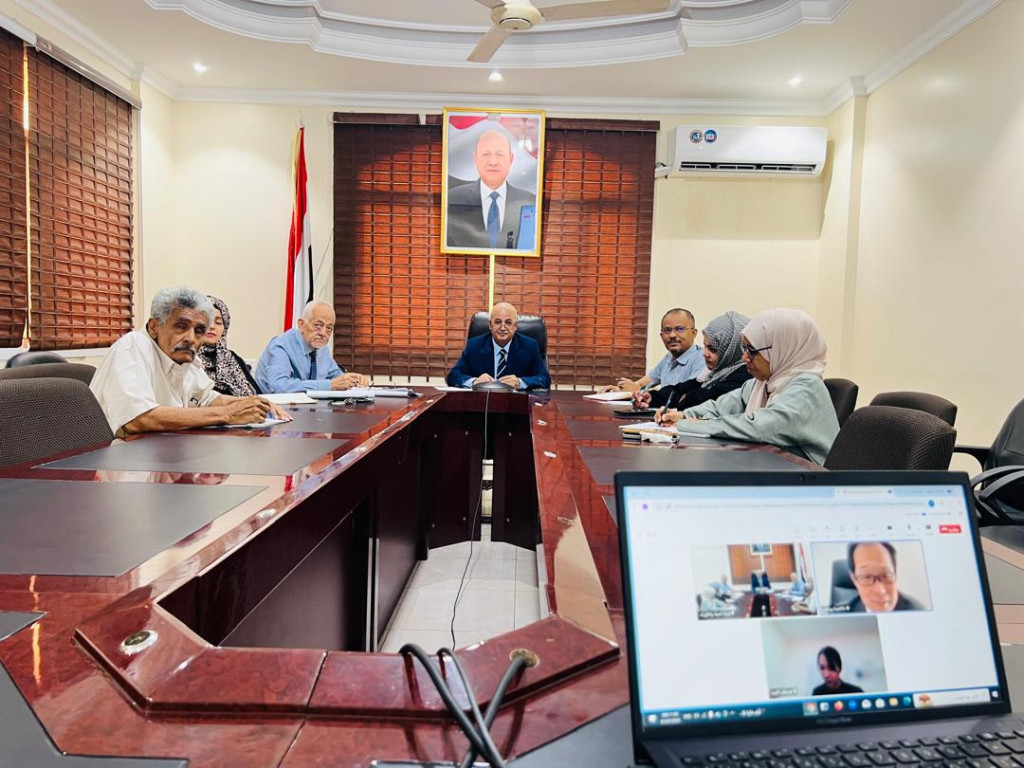 لقاء وزير المياه والبيئة المهندس توفيق الشرجبي، عبر تقنية الاتصال المرئي، مع السفير الياباني لدى اليمن