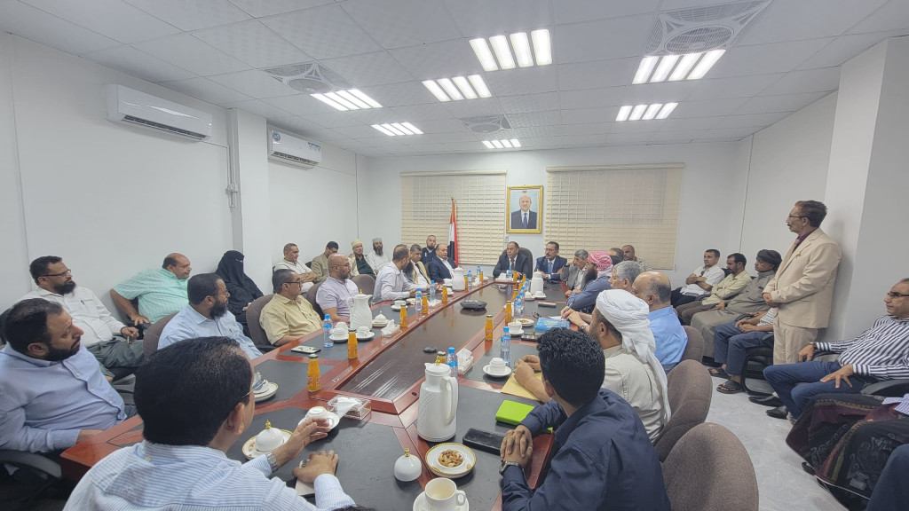 وزير الصناعة يناقش مع كبار التجار والمستوردين تخفيض الأسعار وفقاً للمتغيرات السعرية الجديدة