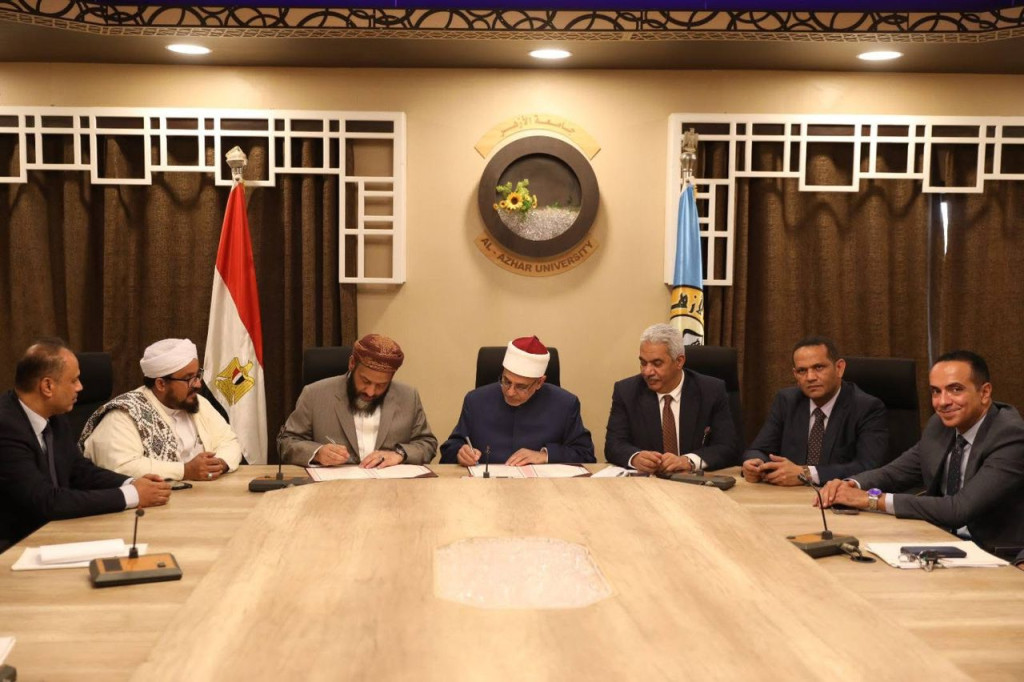 وزارة الأوقاف توقع مذكرة تفاهم مع جامعة الأزهر لتعزيز دور معهد الإرشاد