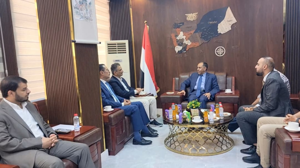 الأشول ولملس يناقشان تعزيز الجهود لتحسين الحياة المعيشية للمواطنين