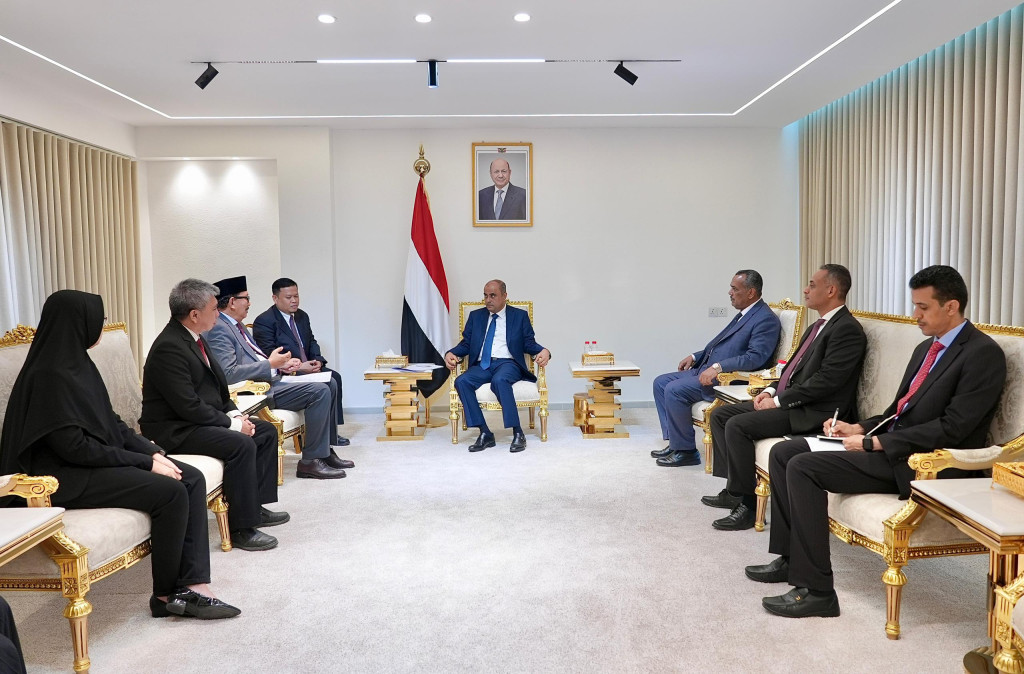 رئيس الوزراء يستقبل سفير إندونيسيا لدى اليمن