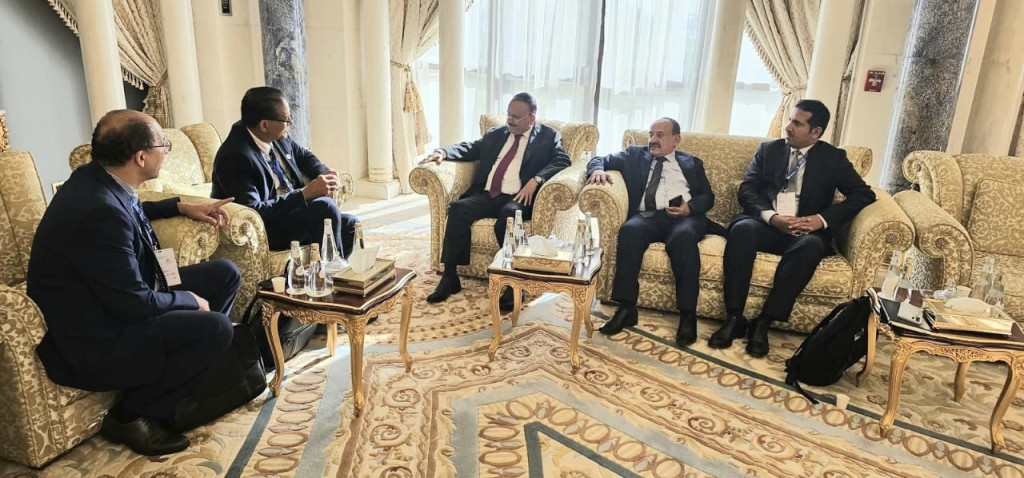 وزير النقل يبحث مع مسؤول بالمنظمة البحرية الدولية تعزيز التنسيق المشترك