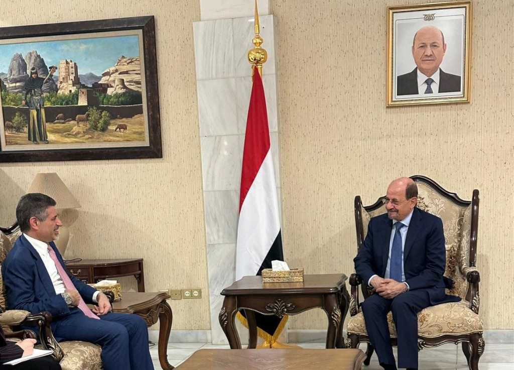 وزير الخارجية يبحث مع السفير الأمريكي العلاقات الثنائية وتطورات الأوضاع في اليمن