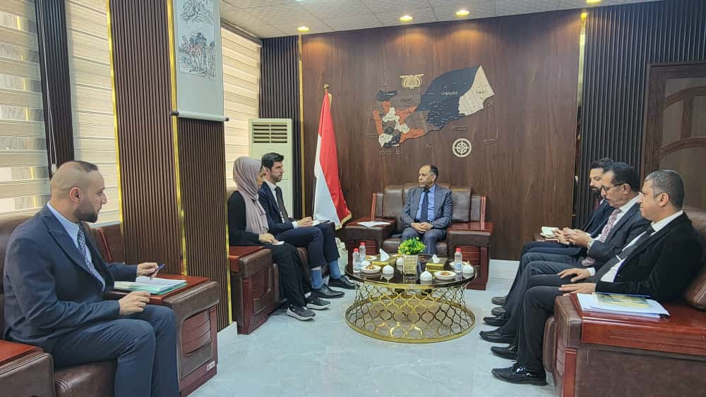 وزير الصناعة والتجارة يبحث مع وفد الاتحاد الأوروبي تعزيز التعاون في المشاريع الاقتصادية والتنموية