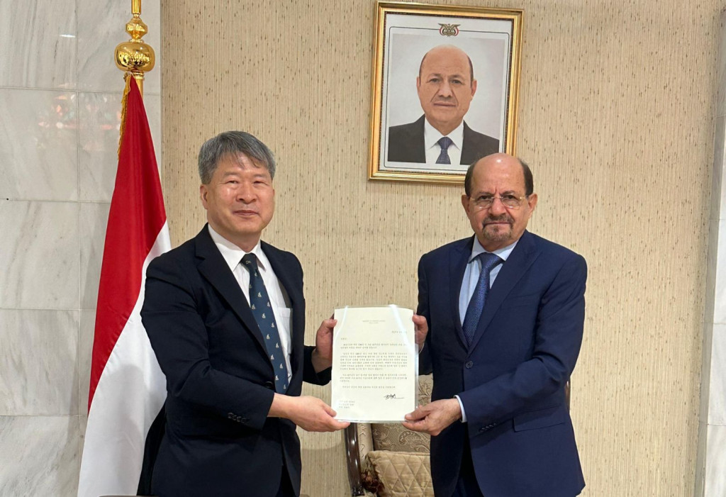 وزير الخارجية يلتقي السفير الكوري ويتسلم خطاب تهنئة بمناسبة تأسيس العلاقات الدبلوماسية بين البلدين