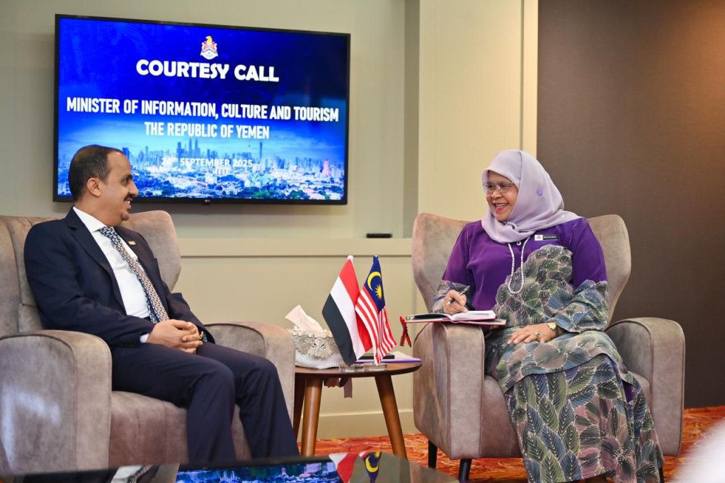 الإرياني يبحث مع عمدة كوالالمبور تعزيز التعاون في المجالات الإعلامية والثقافية والسياحية