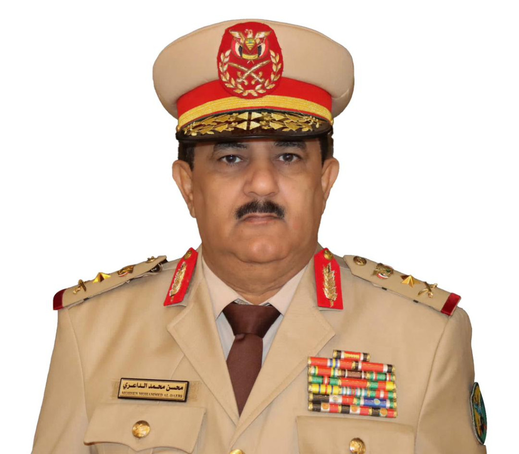 وزير الدفاع يشيد بالحملة الأمنية المشتركة في ضبط وملاحقة قتلة الشهيدة افتهان المشهري