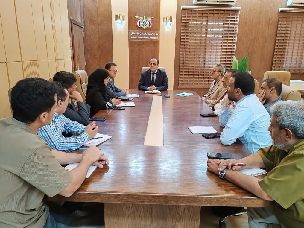 وزير الصحة يبحث مع الجمعية الدولية لرعاية ضحايا الحروب تعزيز التدخلات الصحية