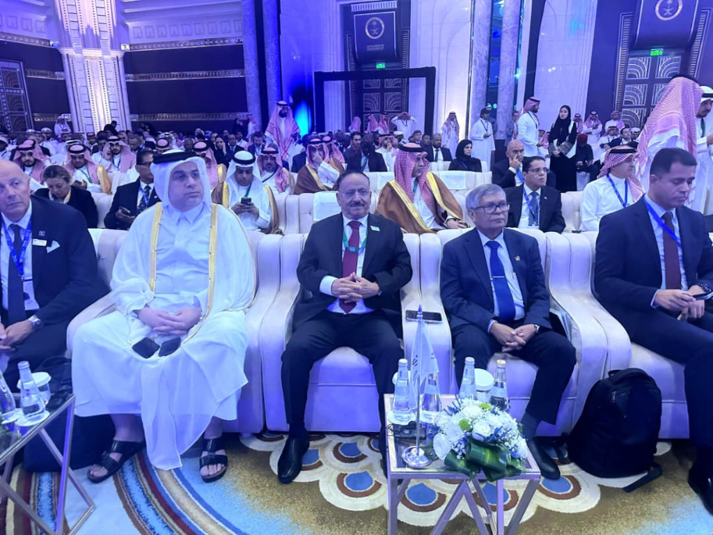اليمن يشارك في أعمال المؤتمر الثاني لاستدامة الصناعة البحرية 2025 في جدة