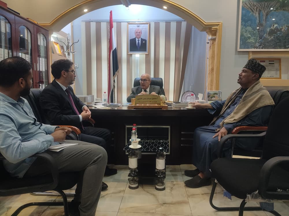 وزير الإدارة المحلية يبحث مع وكالة "تيكا" التركية دعم المشاريع التنموية في اليمن