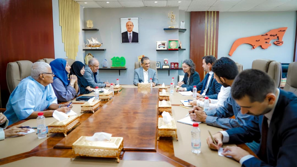 وزير الدولة محافظ عدن يبحث مع السفيرة الفرنسية دعم المشاريع المستدامة والاستجابة لاحتياجات المجتمع