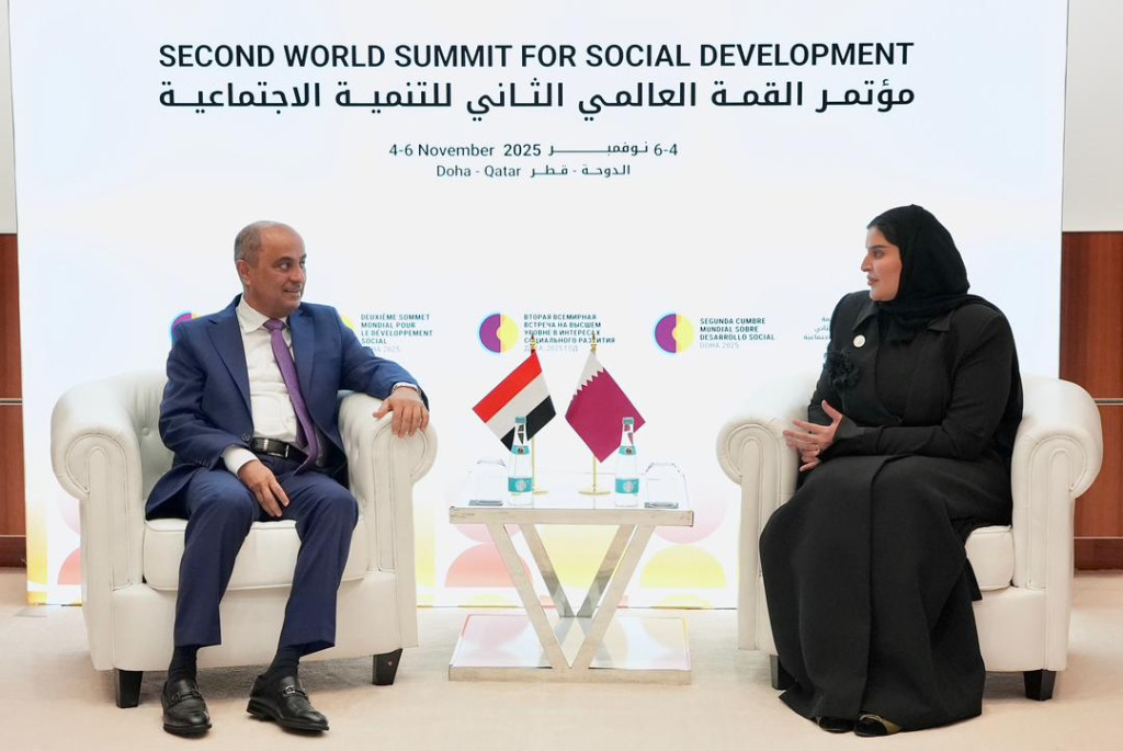 رئيس الوزراء يلتقي وزيرة الدولة للتعاون الدولي القطرية