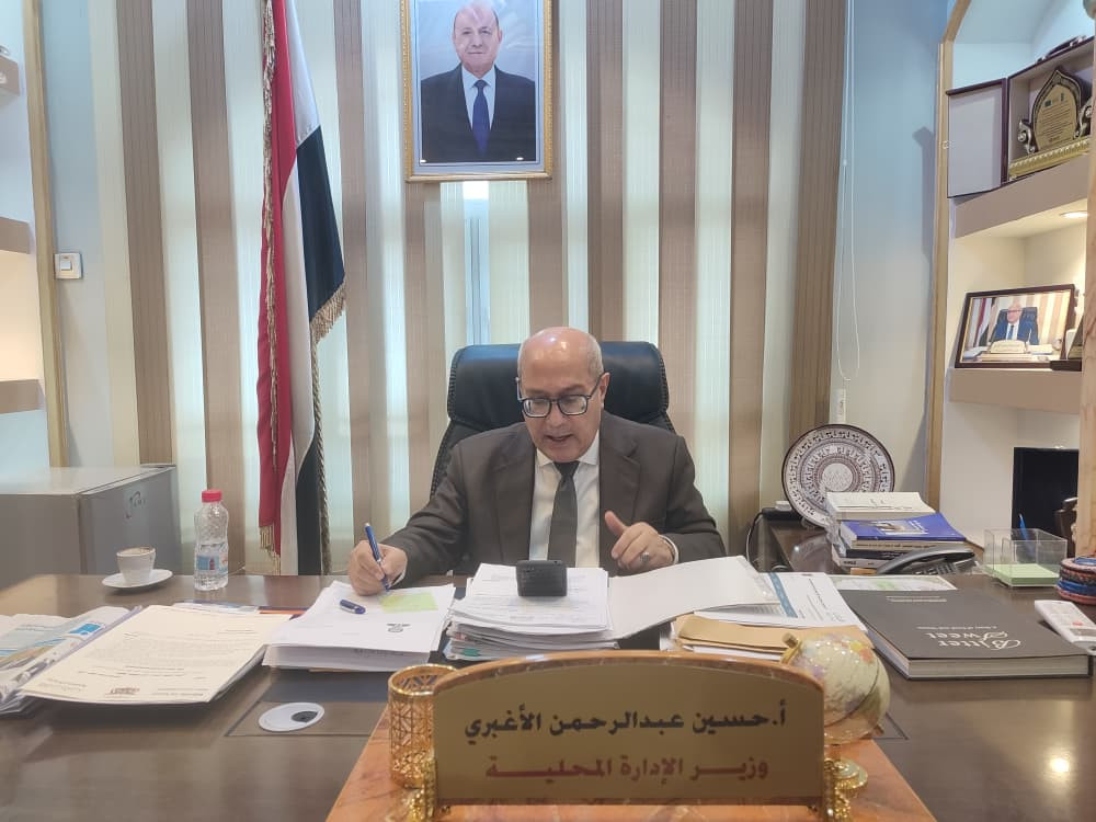 وزير الإدارة المحلية يبحث مع السفير الياباني تعزيز التعاون والتنسيق المشترك