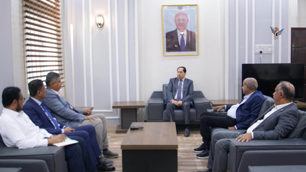 الوزير البكري يناقش أوضاع واحتياجات نادي الشعلة ويؤكد دعم خطط تطوير أنشطته