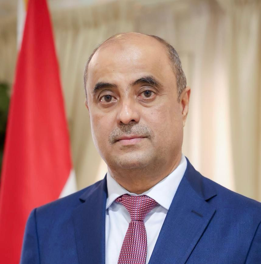 رئيس الوزراء يوجه بعدم فرض أي جبايات أو رسوم خارج إطار القانون