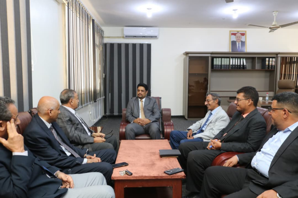 وزير التعليم الفني ورئيس جامعة عدن يناقشان تعزيز التعاون لتطوير العملية التعليمية والتدريبية