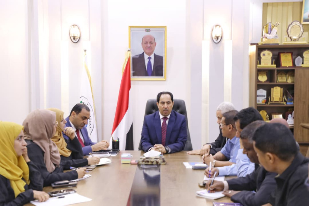 الوزير البكري يناقش ترتيبات تنفيذ الخطة الوطنية لتمكين الشباب