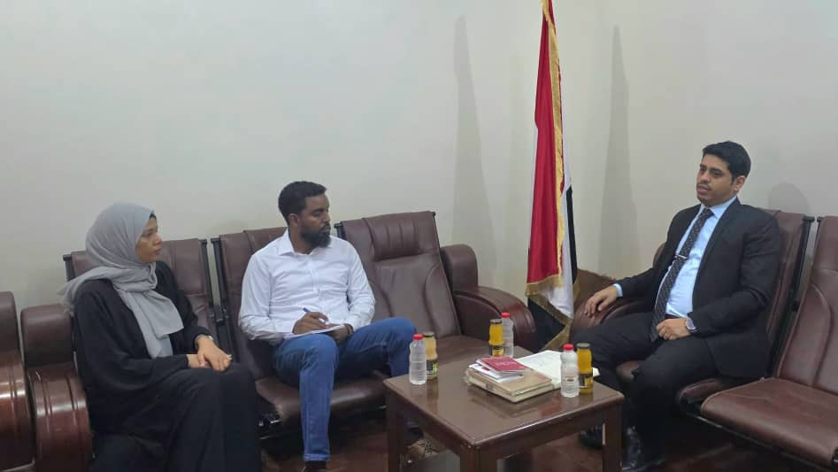 الوزير مشدل يبحث مع منظمة نداء جنيف بناء القدرات في القانون الدولي الإنساني