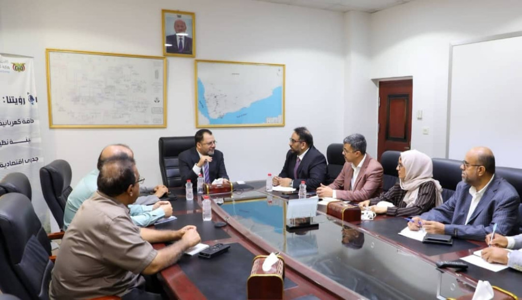 وزير الكهرباء يناقش مع الفريق الاقتصادي خطة تعافي وتعزيز قدرات قطاع الطاقة