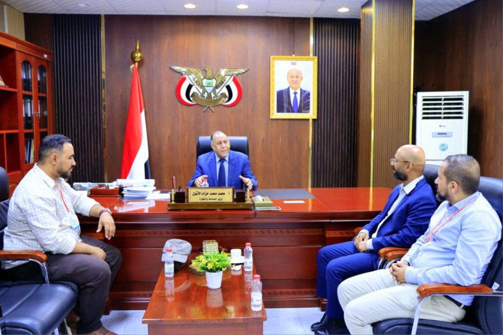 وزير الصناعة يؤكد على أهمية الشراكة بين القطاعين العام والخاص في دعم مبادرات تحفيز الابتكار