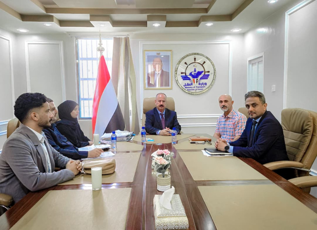 وزير النقل يبحث مع شركة (فالار) الأمريكية آليات تطوير أمن الطيران وتأهيل الكوادر الوطنية