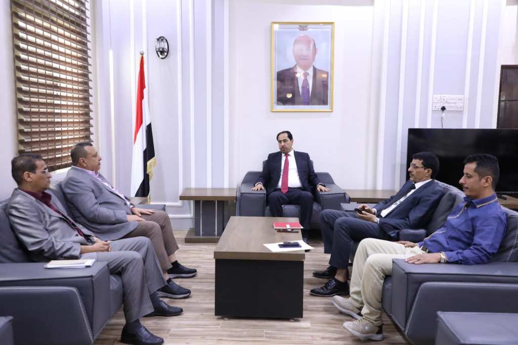 وزير الشباب والرياضة يناقش مع مؤسسة الناصر للتنمية سبل تعزيز الشراكة