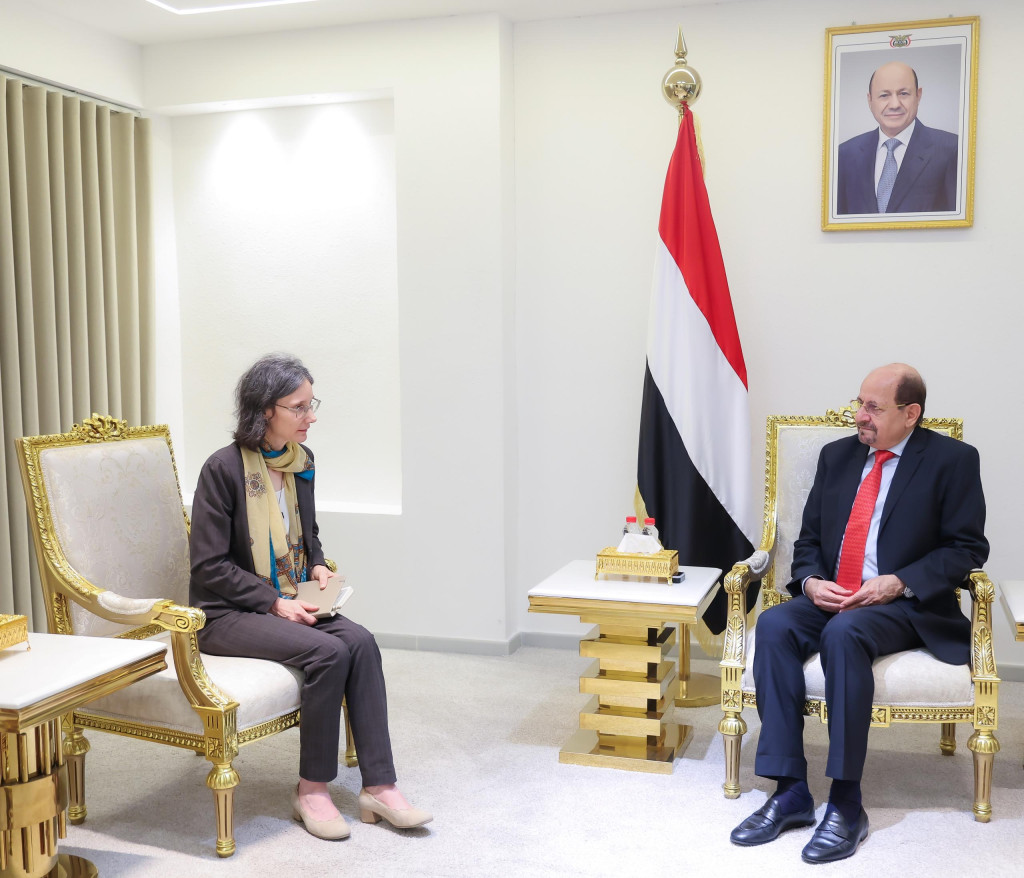 رئيس الوزراء وزير الخارجية يستقبل في عدن السفيرة الفرنسية لدى اليمن