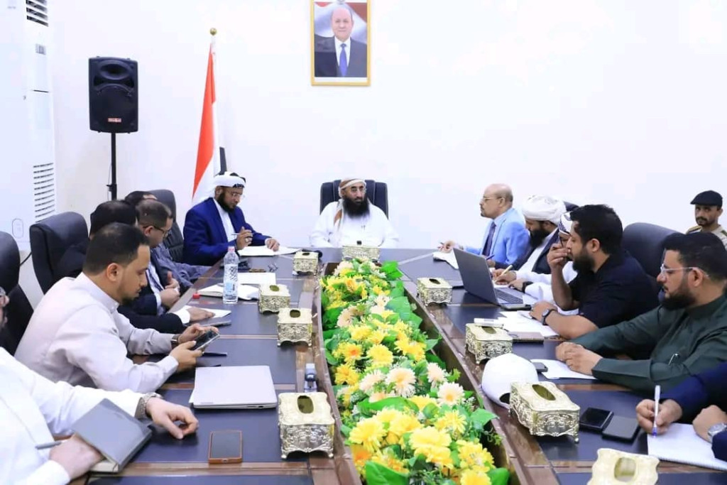 وزير الأوقاف يترأس اجتماعاً موسعاً لمناقشة أوضاع قطاع الحج والعمرة وسبل تجاوز التحديات