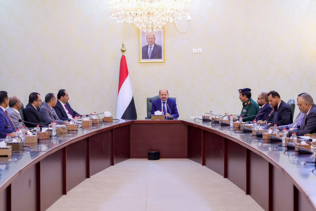 رئيس الوزراء يترأس في عدن اجتماعاً حكومياً لمراجعة مستجدات الأوضاع وخطط الاستجابة للتعامل مع التطورات
