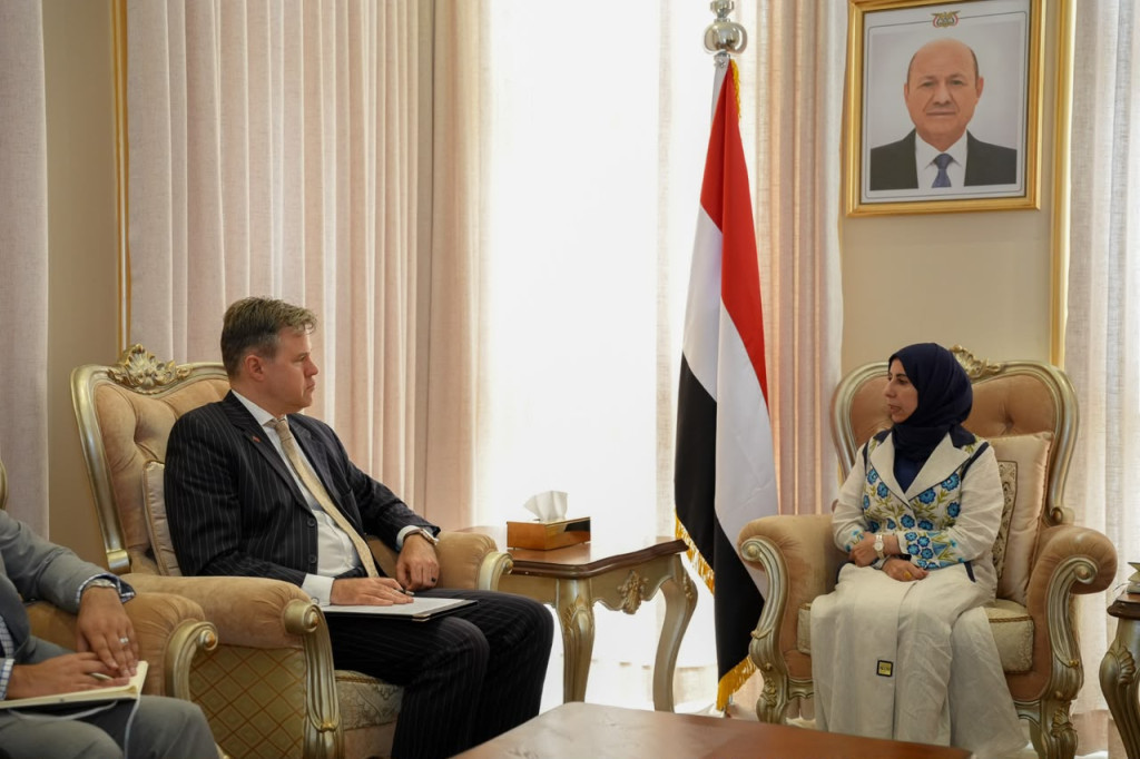 وزيرة الخارجية تبحث مع القائم بأعمال السفارة الأمريكية مستجدات الأوضاع في اليمن والمنطقة